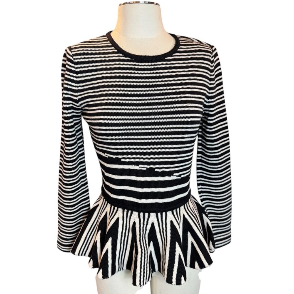 ST JOHN luxury black and white striped sweater Size P or Small EUC - Picture 1 of 6